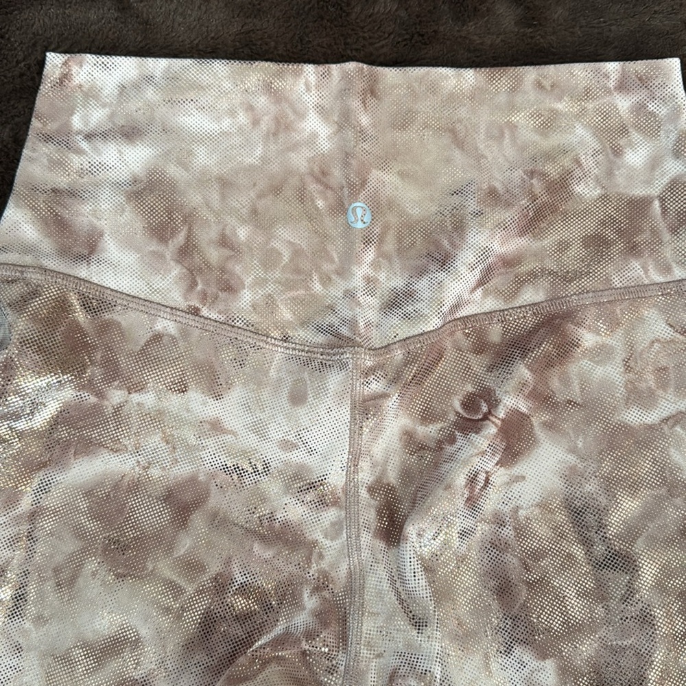 Lululemon - Ltd. Ed. High Rise Shine Size 8-Bought, tried on never worn. New WOT - Picture 4 of 4